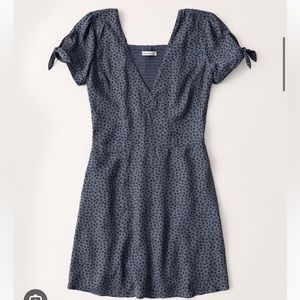 Abercrombie blue leopard print dress in XS